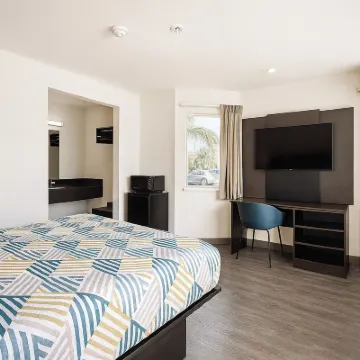 Motel 6 Westminster, CA - North Hotels near Little Saigon