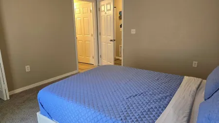 Centrally located 3-bdrm condo, sleeps 6; 6 min drive  to Daytona Beach, Florida Отели рядом с достопримечательностью «Lavender Fields Day Spa»
