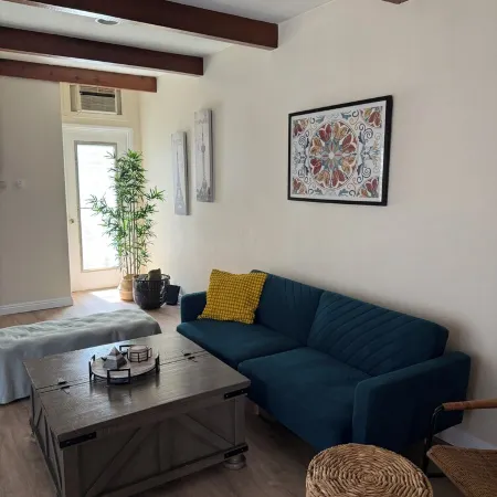 Stylish Burbank Getaway – Ensuite Baths + Prime Location!10 Mins to Universal!