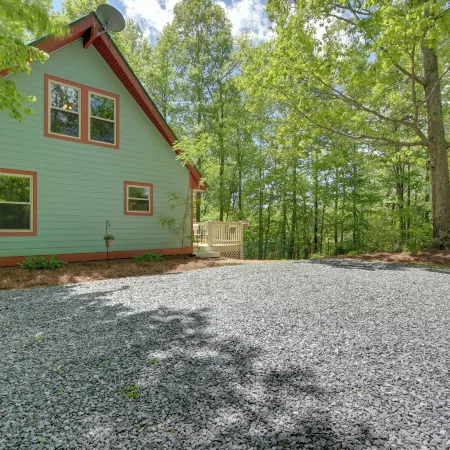 Blue Ridge Getaway w/ Hot Tub & Seasonal View!