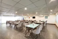 SALTSTAYZ SELECT - NEAR SOHNA ROAD CITY CENTRE - Завтрак