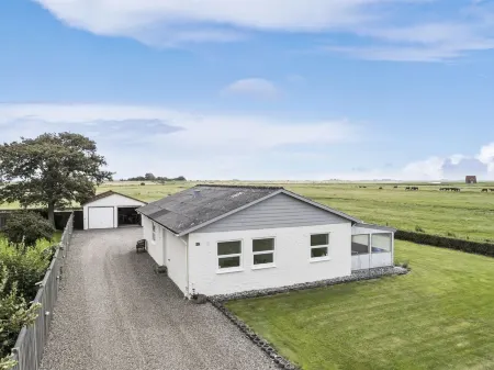 "Janin" - 400m from the Sea Отели в г. Hojer