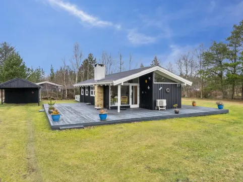 "Alvine" - 475m from the Sea