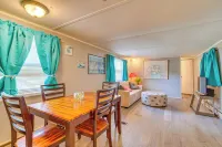 Charming Hernando Retreat w/ Screened Patio!