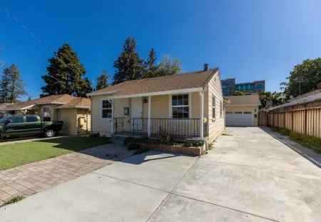 @ Marbella Lane - Convenient Home in Sunnyvale Отели рядом со станцией Станция Sunnyvale Caltrain