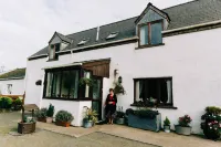 The Farmhouse Lochmeyler Hotels in Brawdy