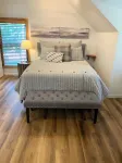 Perfect for Two! 30Min from Nashville or Franklin. Oak Hill Loft in Fairview