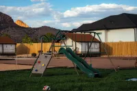 Desert Sage Retreat Hotels in Colorado City