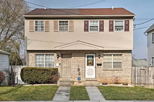 2 Mi to Dtwn Allentown Shops and Eats! Cozy Home - Bãi đậu xe