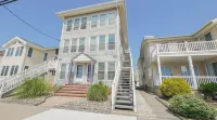 BeachBlockParadise=ParkSpot~Also See BeachBlockSeaEscape.          VRBO#3830716 Hotel a 