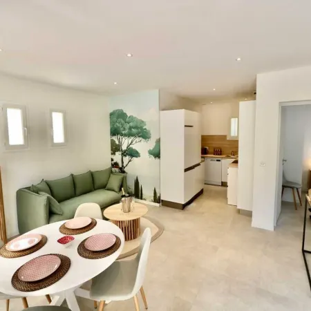Bright House - AC - 2Br-4P - Gassin Отели в г. Гассен