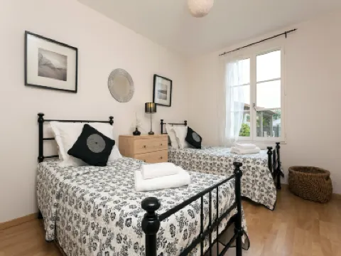 Spacious villa with private swimming pool 酒店