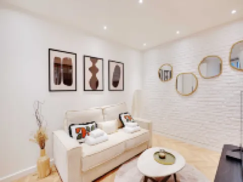 Magnificent Apartment 1BR/4P - Arc de Triomphe 塞納河畔訥伊酒店