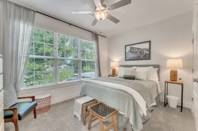 The Modern Mission, 3 Bed 3 Bath, 2 mi from UA and Dickson, New Construction Hotels near Banshee Manor Haunted Attraction