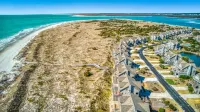 Two Beaches & Pool, Renovated Townhome on Nature Preserve at Serenity Point - Swimmingpools