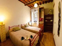 Lucca Central Garden Cottage