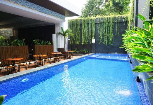 말리오보로 호텔