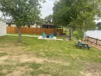 “Welcome to “Her LakeHouse” Hotel a Port Arthur