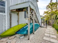 Gulf Hidden Jewel POOL Kayak bikes fish from dock Hotels in Matlacha