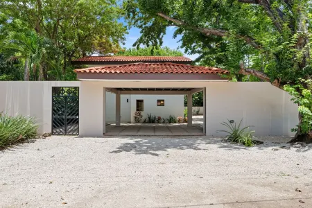 Private Beach Villa in Playa Grande Costa Rica Pool, Free WiFi and parking, AC