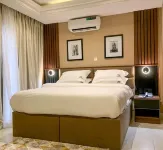 Five Homes Hotel and Apartments