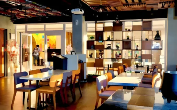 Ayani Hotel Banda Aceh Отели в г. Банда Асех