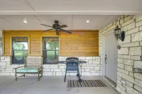 Dog-Friendly Wills Point Home w/ Grill on 10 Acres - parking