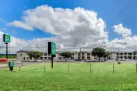 Quality Inn & Suites Junction - 2-Star