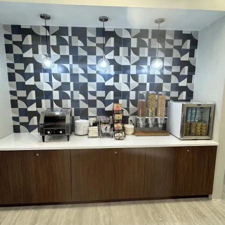 La Quinta Inn & Suites by Wyndham New Haven