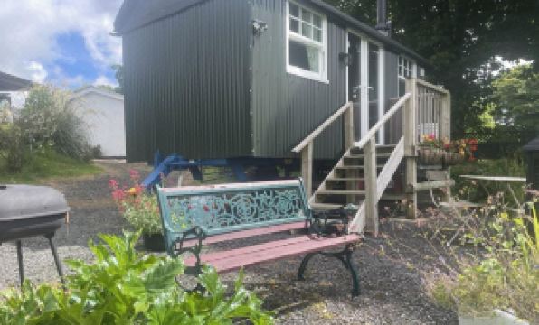 1 Bedroom Cabin Sleeps 2 Private Garden WiFi