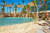 Virgin Hotels Las Vegas, Curio Collection by Hilton - Beach