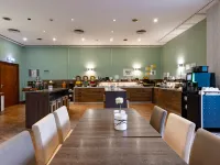 Garner Hotel Dusseldorf - Main Station by IHG Hotels near City gate