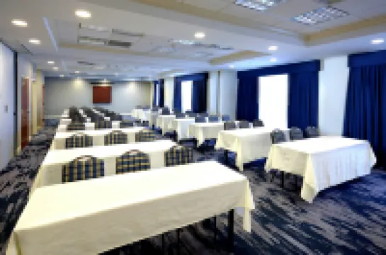 Hampton Inn & Suites Clinton - I-26