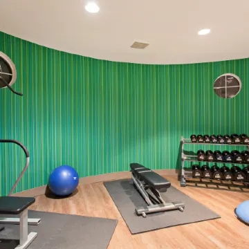 Holiday Inn Express & Suites CORONA by IHG