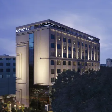 Novotel Chennai Chamiers Road Отели рядом с достопримечательностью «Indian Institute Of Technology, Madras»