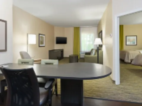 Candlewood Suites GROVE CITY - OUTLET CENTER by IHG スプリングフィールドのホテル