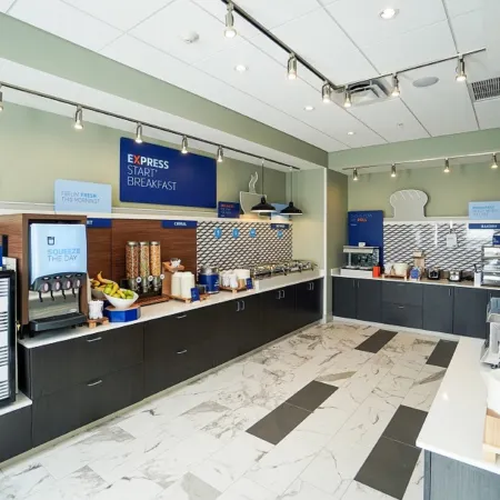 Holiday Inn Express & Suites FRANKLIN - BERRY FARMS by IHG