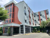 Garden Hotel Majalengka Hoteller i Majalengka Kulon