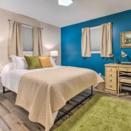 Stylish Vacation Rental - Walk to Isu!