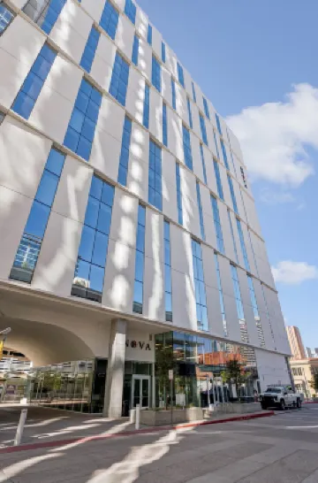 Placemakr Downtown Phoenix Hotels near Phoenix Convention Center