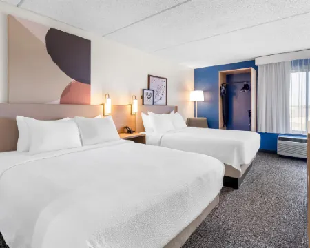 Spark by Hilton Green Bay Hotels in Brown County