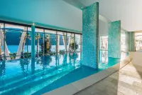 Carine Hotel Kumbor Superior - Pools