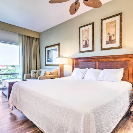 Studio w/ Pool Access - Walk to Miramar Beach!