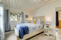 Unique Dog-Friendly Log Cabin Short Walk to Ocean - 3-Star