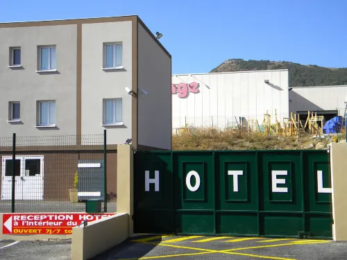 Cit'Hotel Restaurant du Bowling de Millau Hotels in Millau