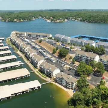 Lakeview Condo w/ 2 Pools & Beach - Family Fun Awaits at 21mm
