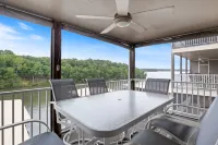 Lazydays Pet-friendly Condo w/ Pool & Slip at 3M