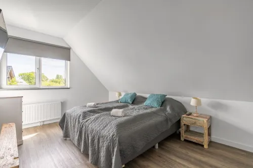 Spacious and Bright 10-person Holiday Villa