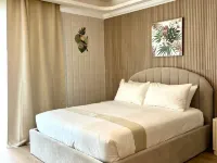 Torri Studios Hotels near Tower Road