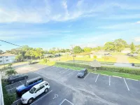 Lantern Inn & Suites - Sarasota - parking